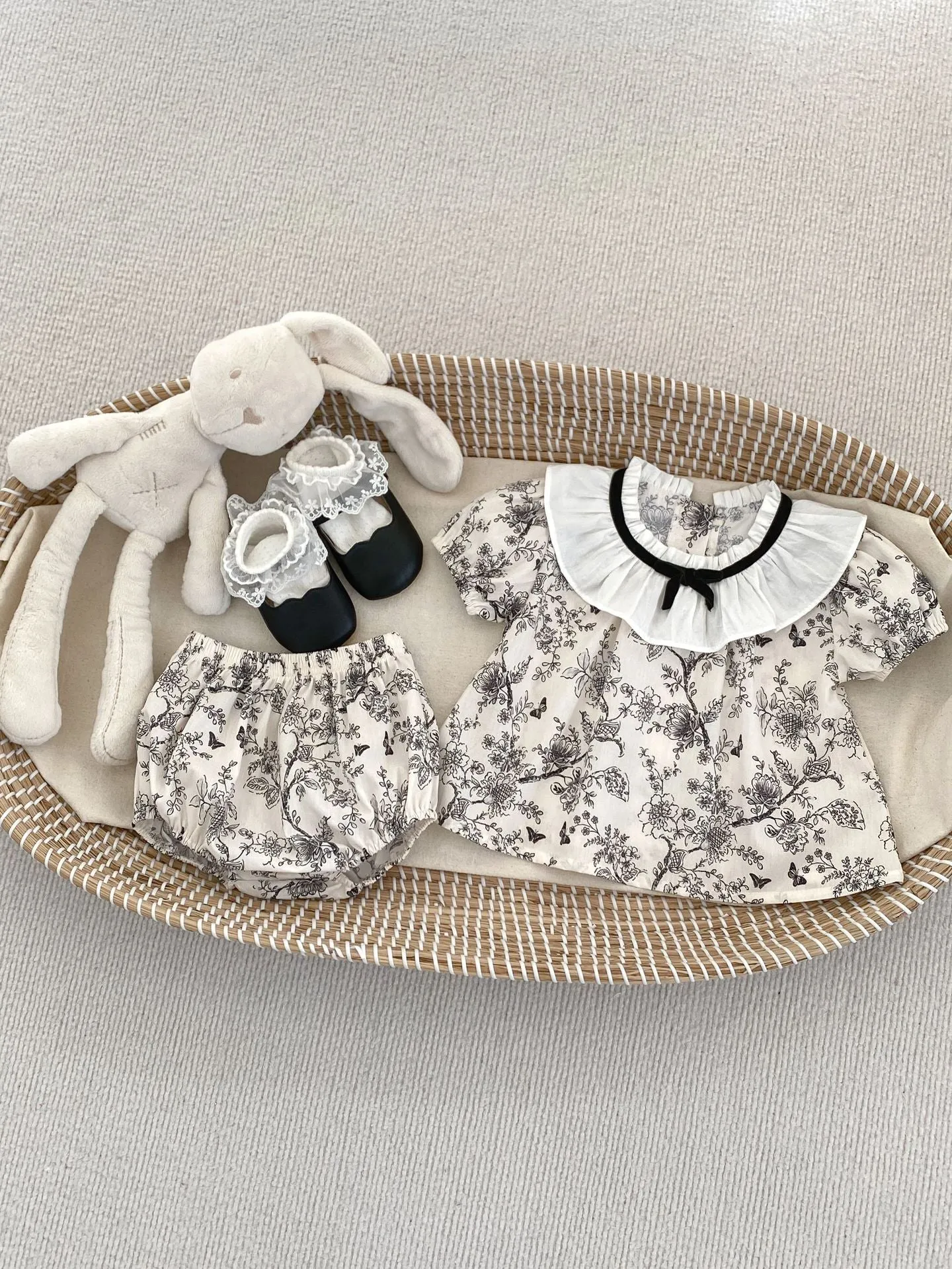 مجموعة اروين   ARWEN & AJH GROUP 2024 Summer New Female Baby Chinese Ink Floral Two-piece Lapel Short-sleeved Shirt   Bag Fart Pants Suit