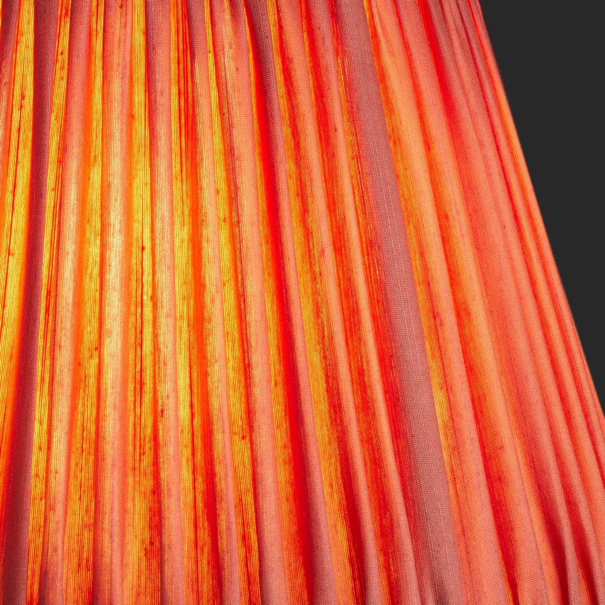 20cm empire shade in Coral silk