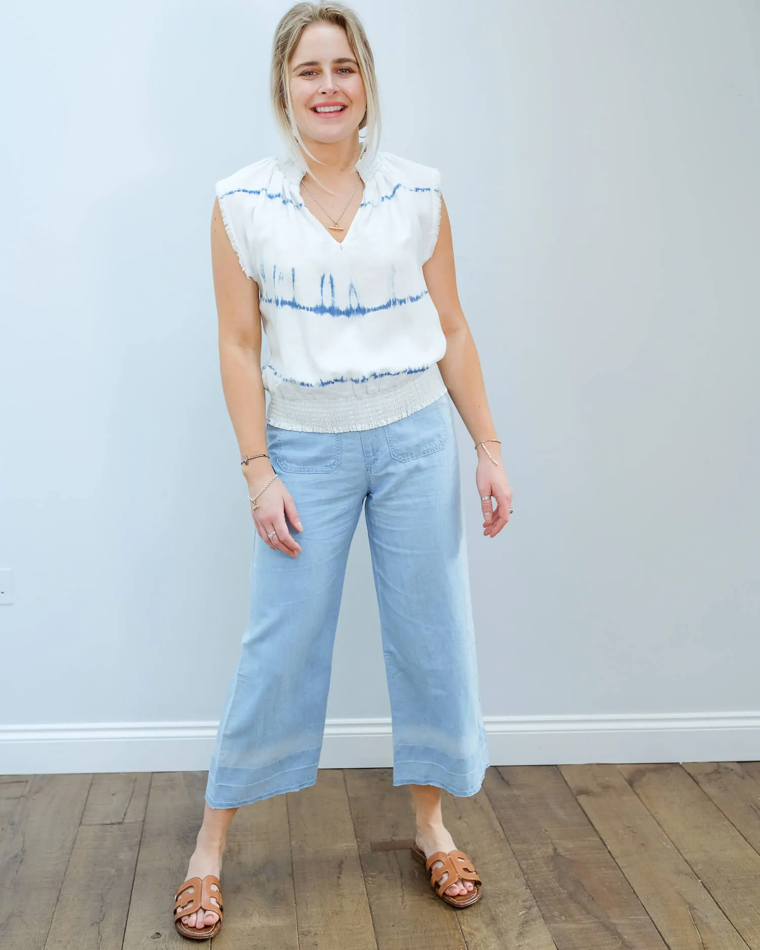 BD 4436 Shirred tie waist top in indigo white out