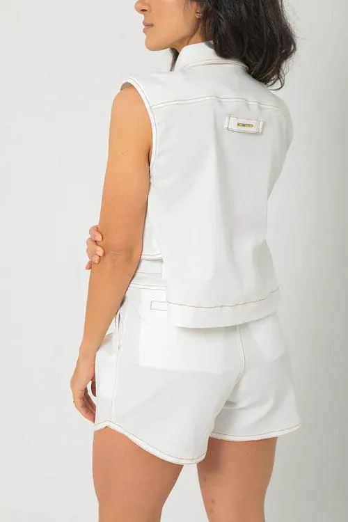 Colete Feminino Curto Moderno com Recortes e Botões