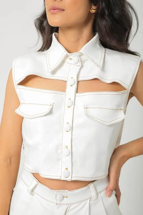 Colete Feminino Curto Moderno com Recortes e Botões