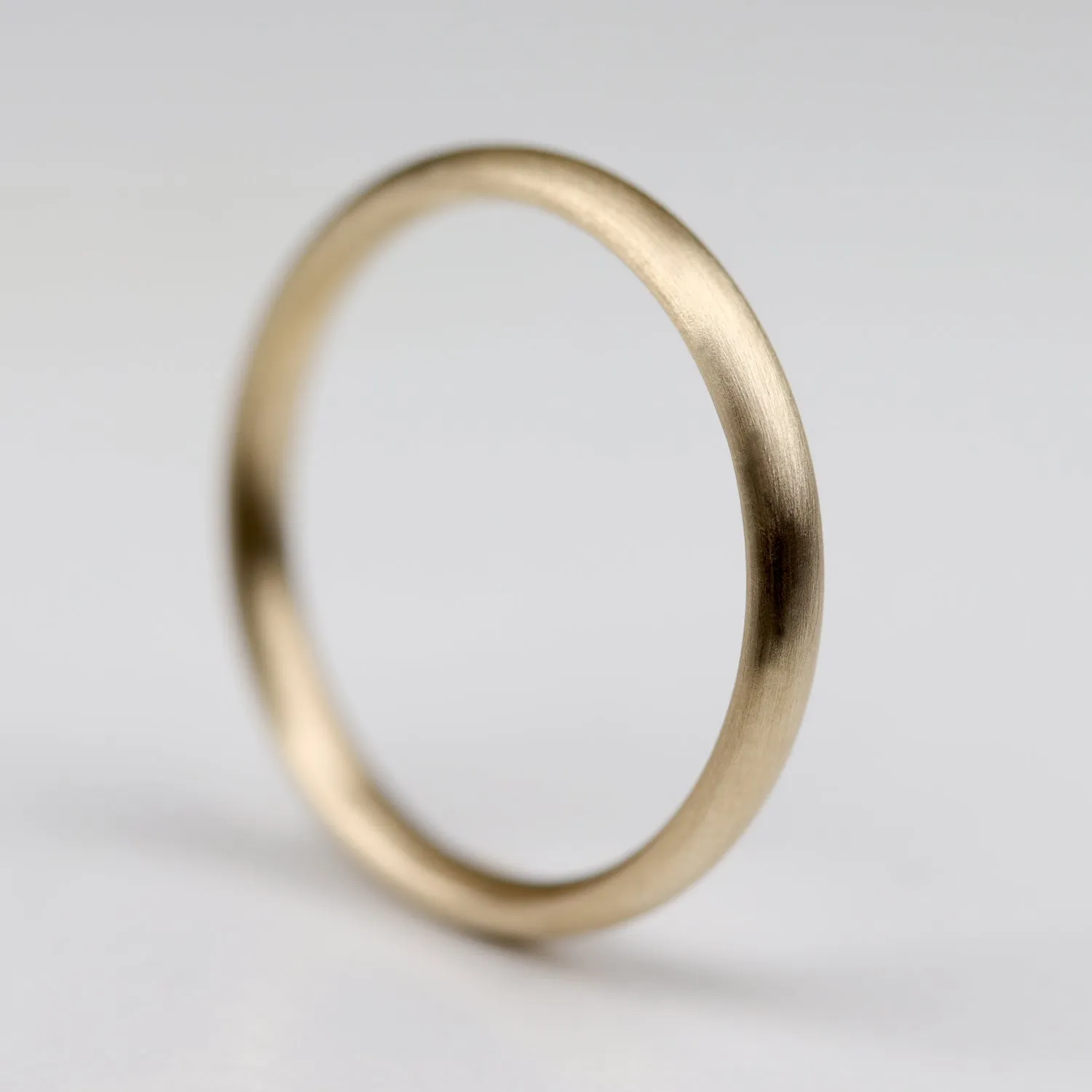 Comfort-fit Classic Simple Band •