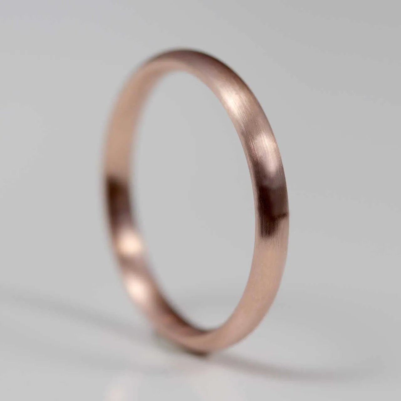 Comfort-fit Classic Simple Band •