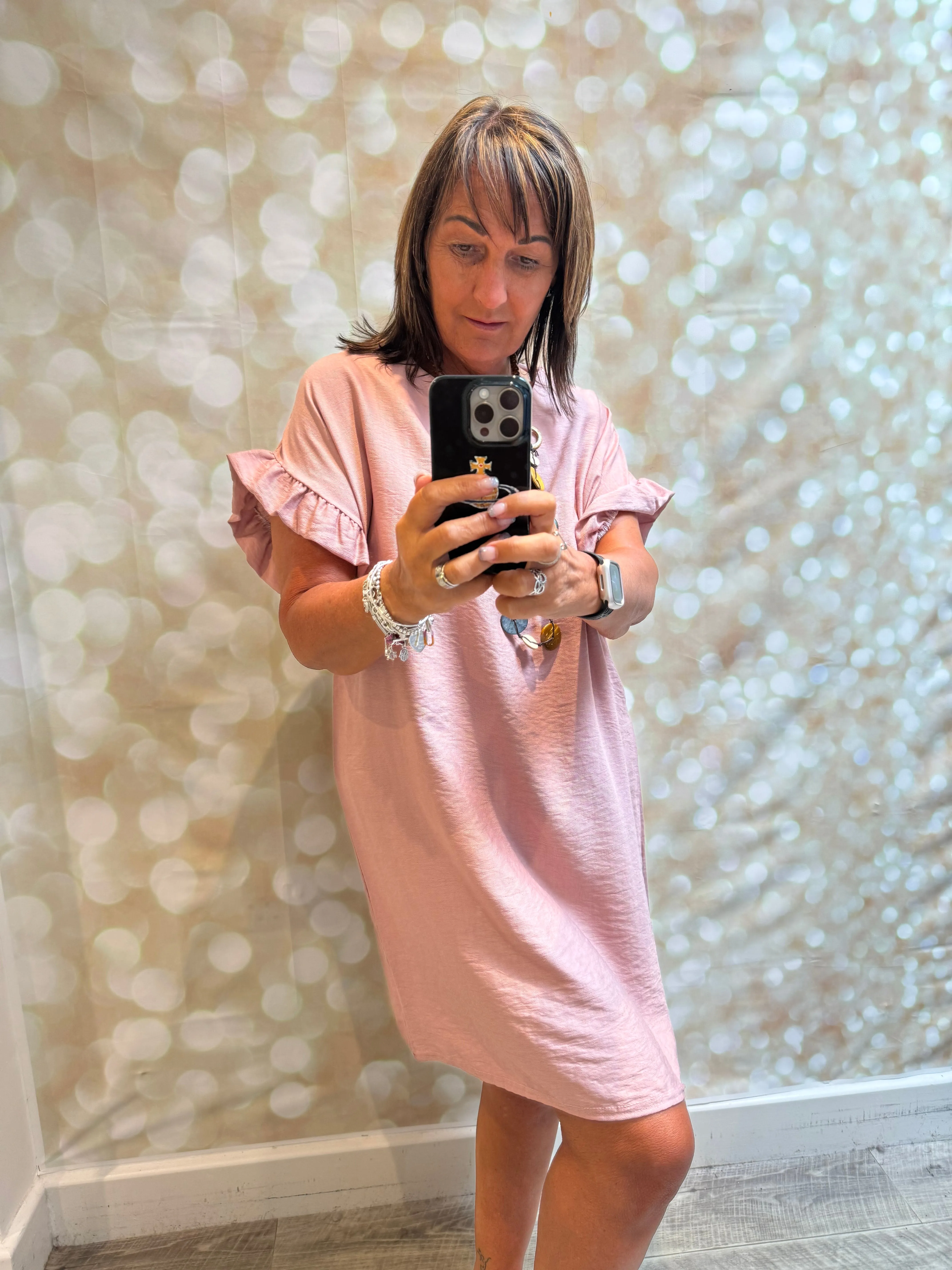 Crinkle fabric Shift  dress with necklace