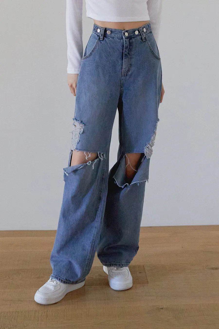 Destroyed Wide Leg Jeans J24