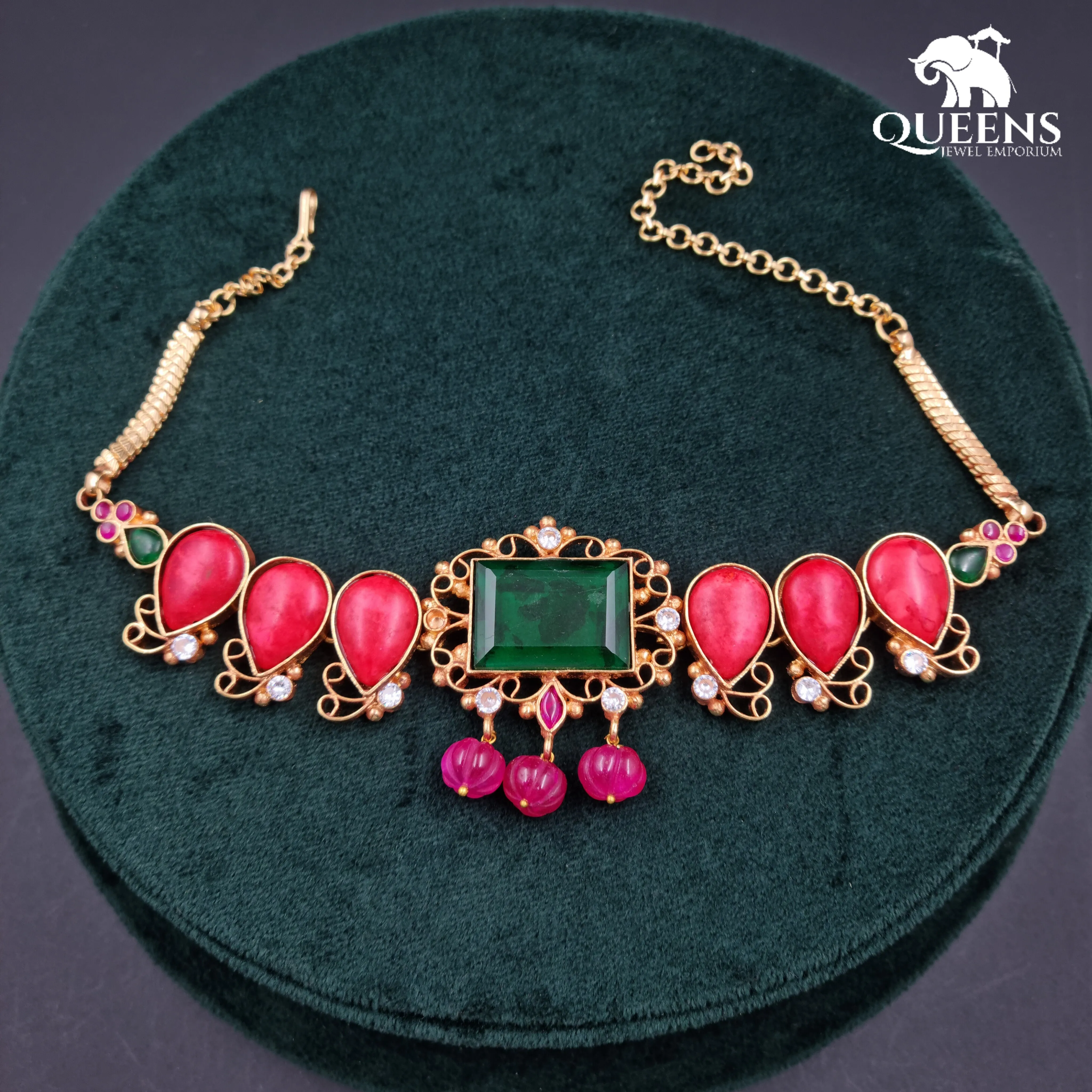 DHIRAVIKA CHOKER