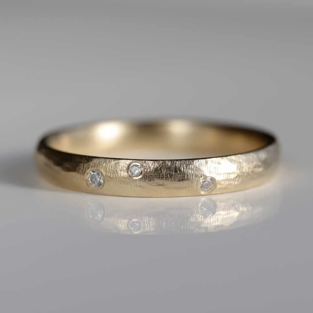 Diamond Scatter Stone Texture Comfort-fit Classic Band