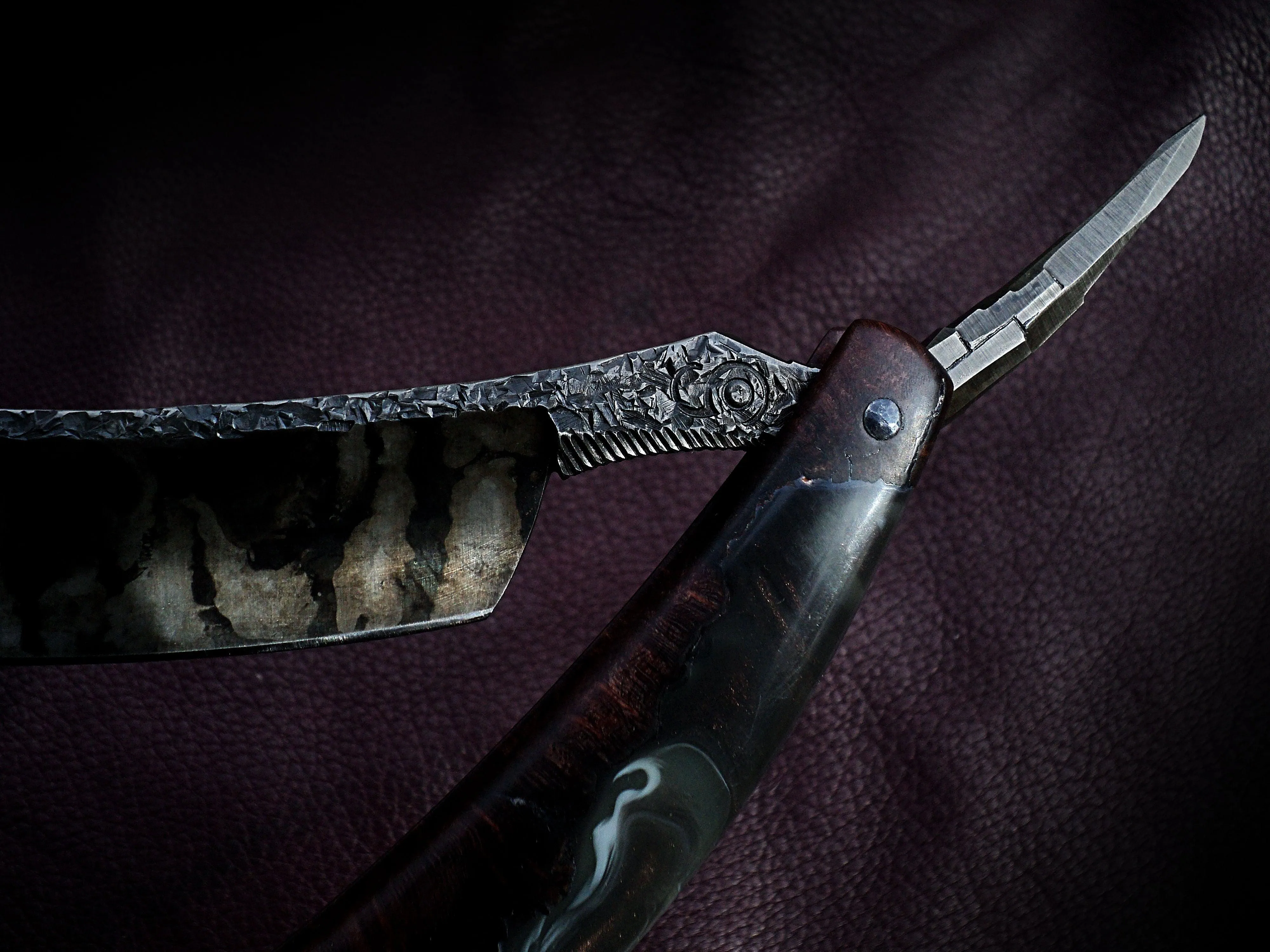 Dylan Farnham Custom Straight Razor "Fractured Stone"
