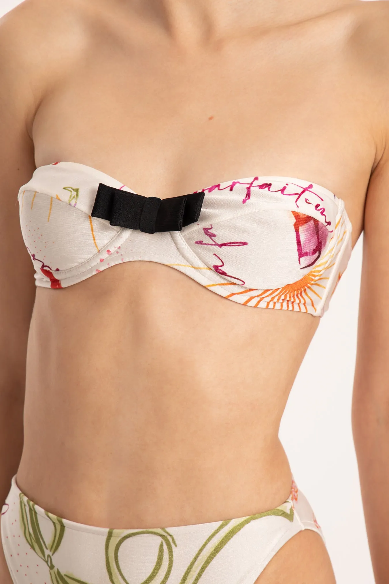 Fantasy High-Leg Strapless bikini with Bow
