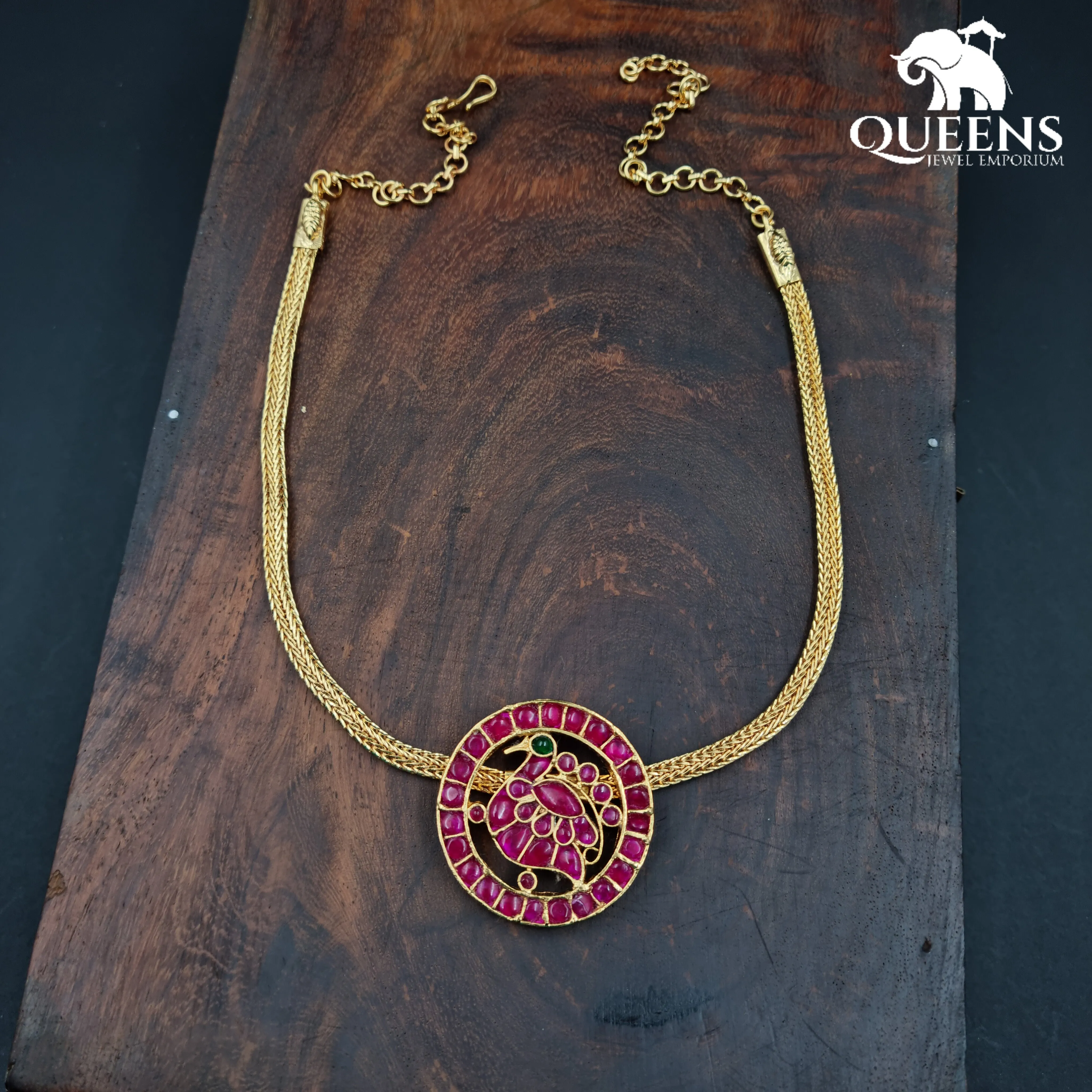 INIYAZH KEMP NECKLACE