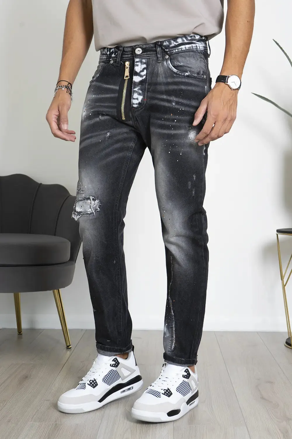 Jeans Con Zip Laterale e abrasioni Art. Js473
