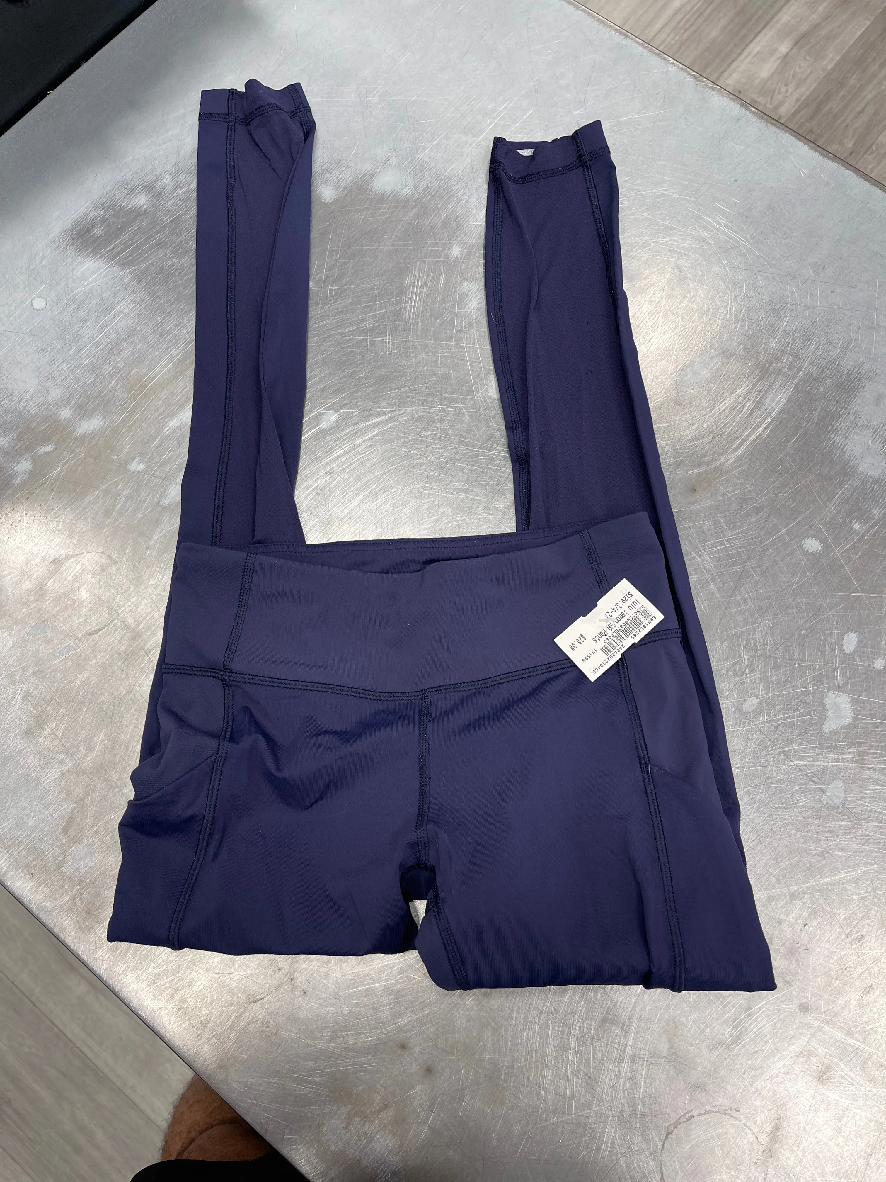 Lulu Lemon Athletic Pants Size 3/4 (27) 2245