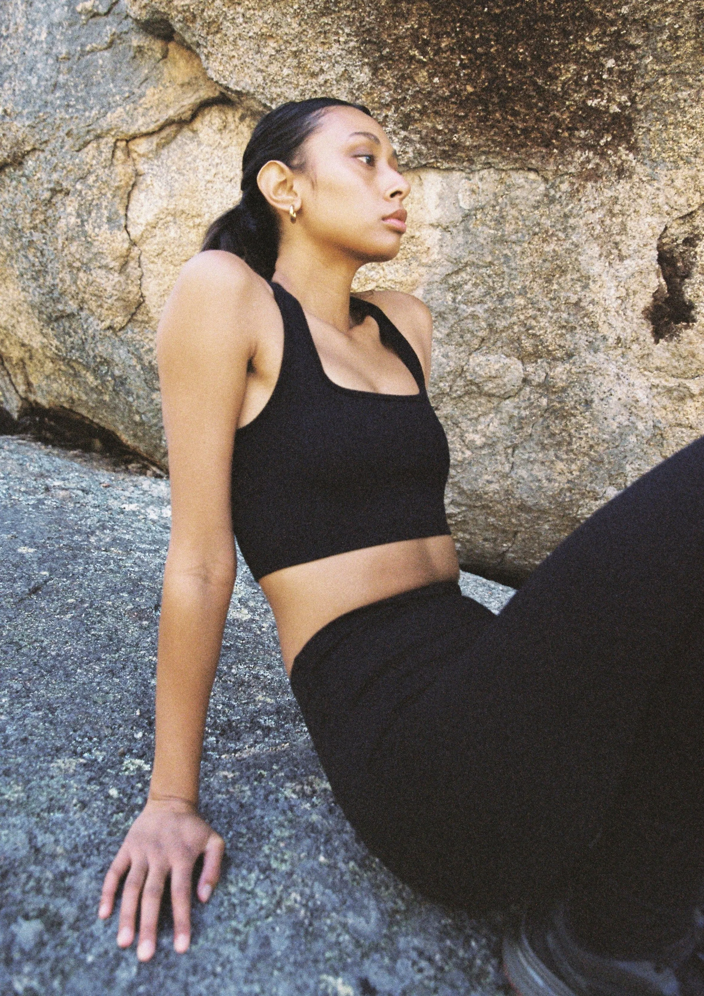 Move Criss Cross Crop - Black