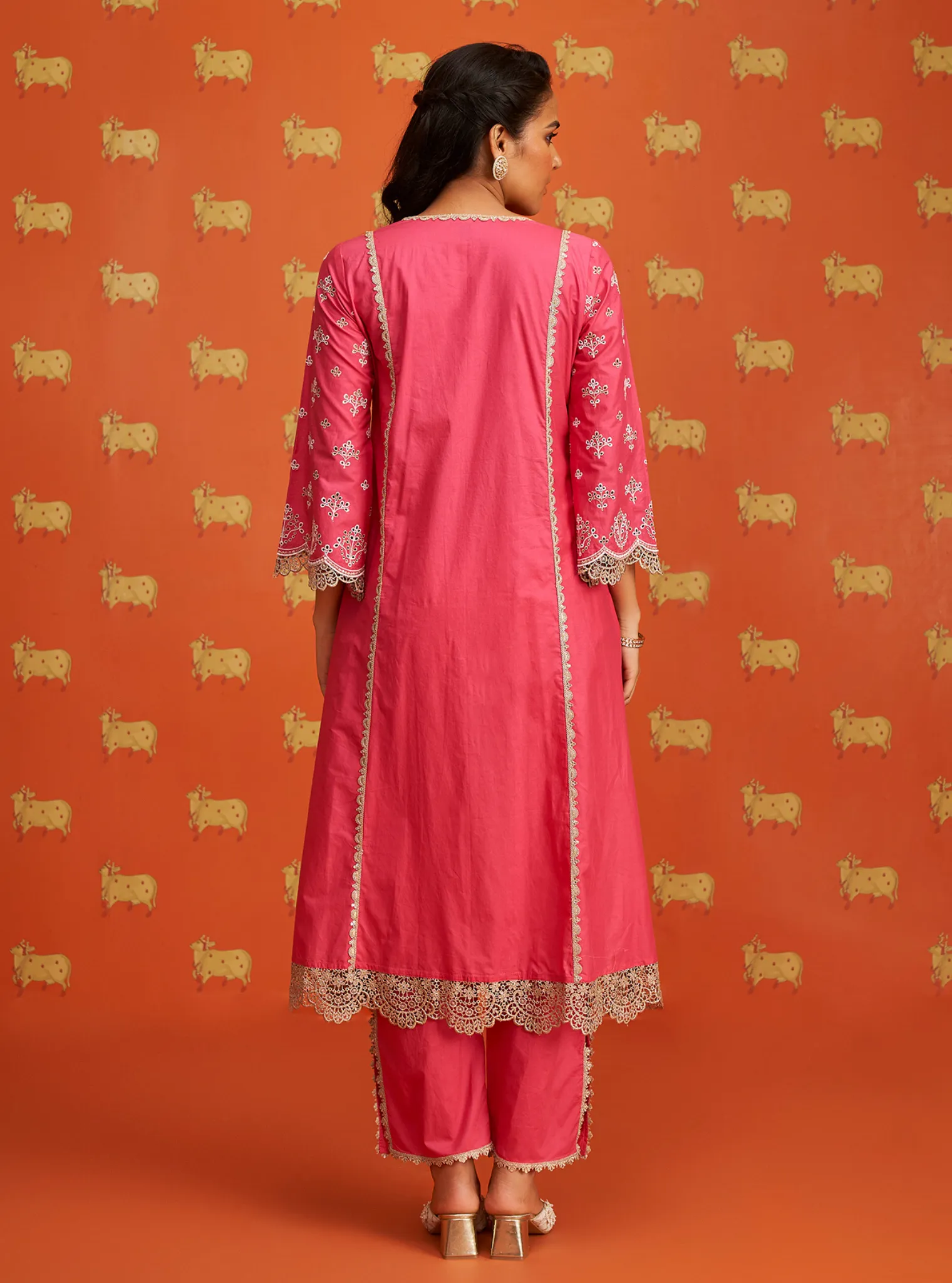 Mulmul Cotton Itsara Fuschia Kurta With Mulmul Cotton Itsara Fuschia Pant