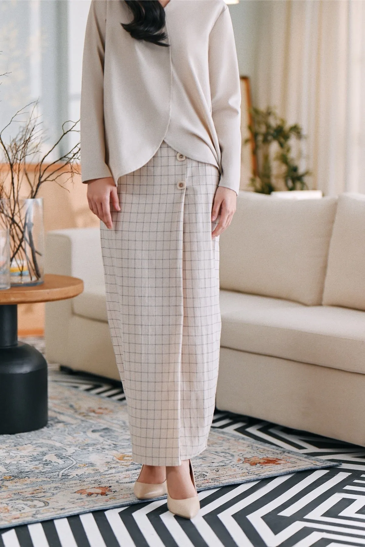The Caya Women Bintang Folded Skirt - Good Champagne Checked