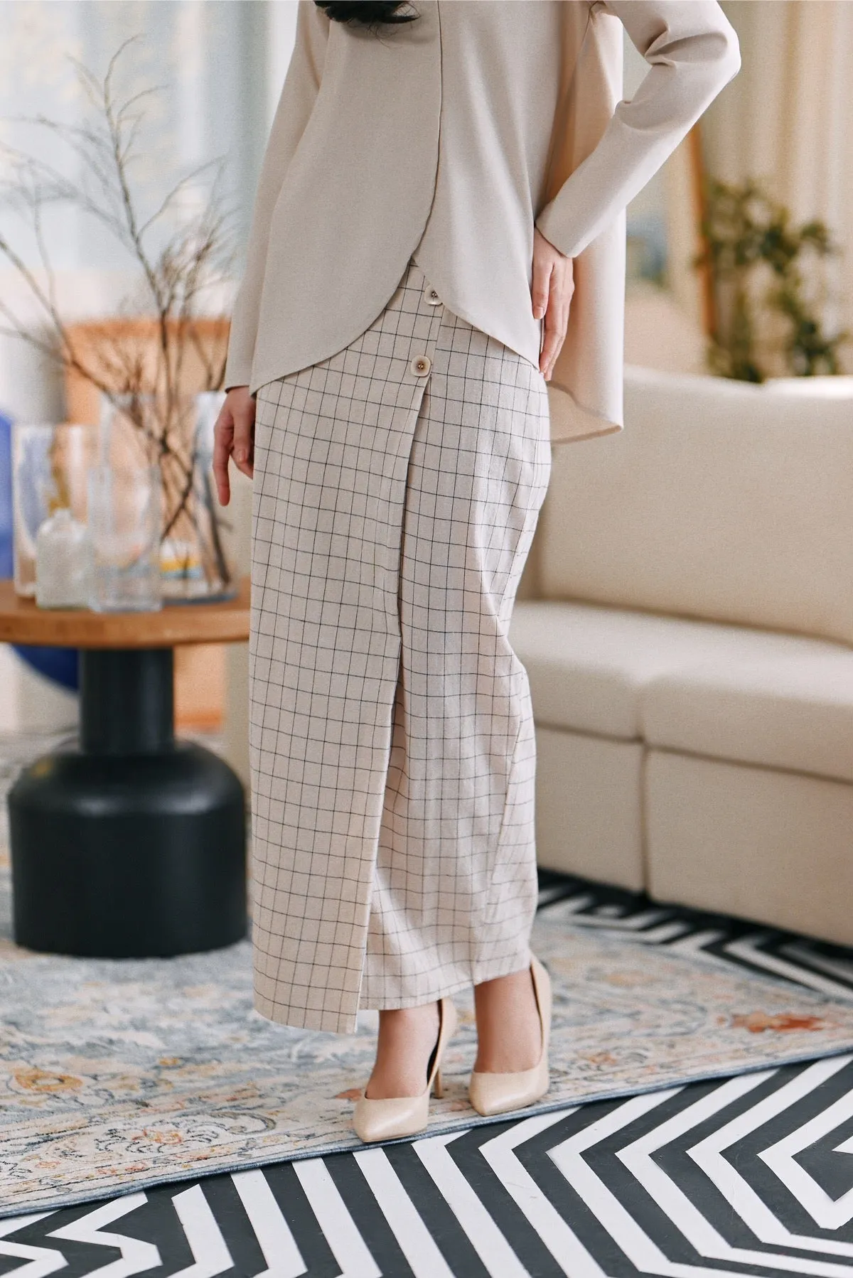 The Caya Women Bintang Folded Skirt - Good Champagne Checked