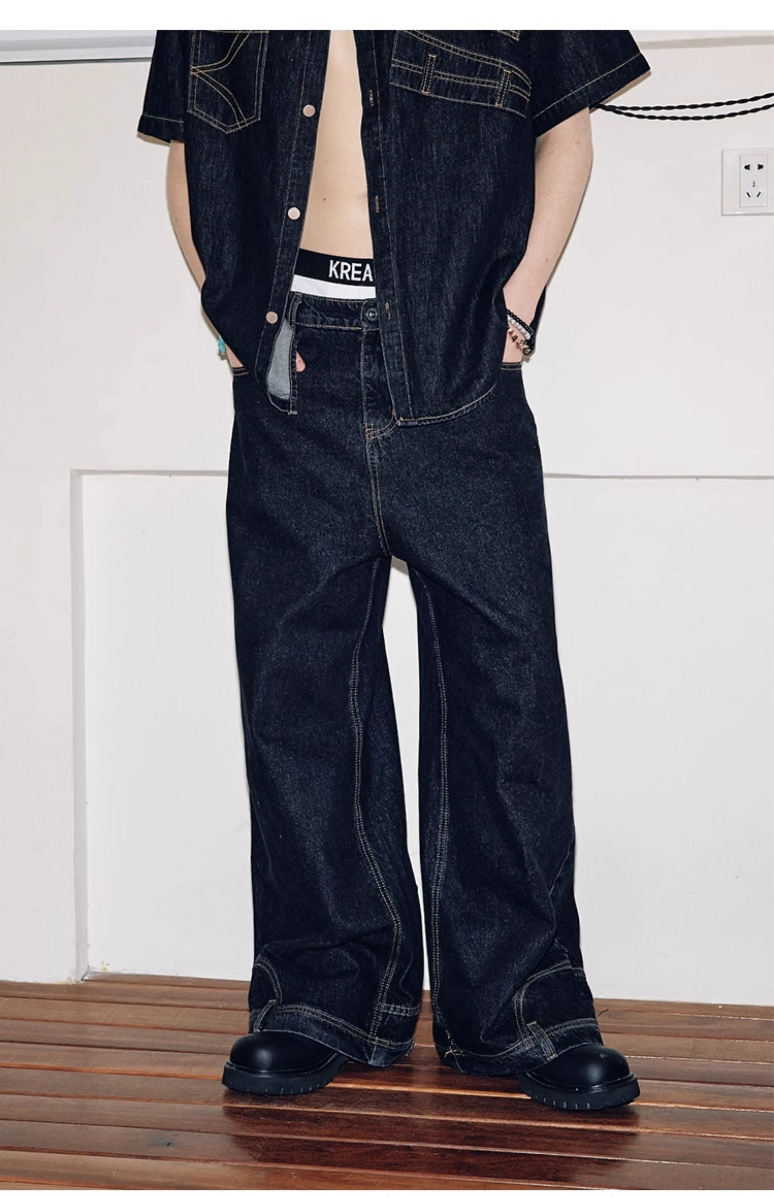 Wide Leg Inverted Jeans